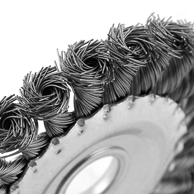 Щетка для УШМ, 125 мм, "Плоская", крученая нержавеющая проволока 0.5 мм, посадка 22.2 мм Denzel (746323)