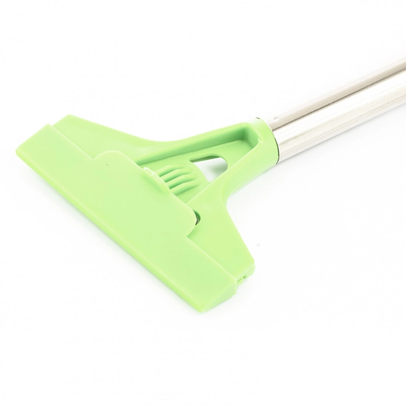 Скребок, фиксированное лезвие, 100 мм, металлическая обрезиненная ручка, 300 мм Сибртех (79542)