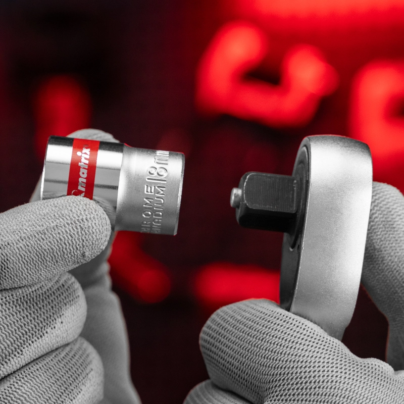 Головка торцевая, 18 мм, шестигранная, CrV, под квадрат 1/2, хромированная Matrix (13118)