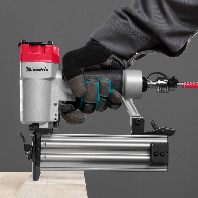 Нейлер пневматический для гвоздей от 10 до 50 мм Matrix (57410)