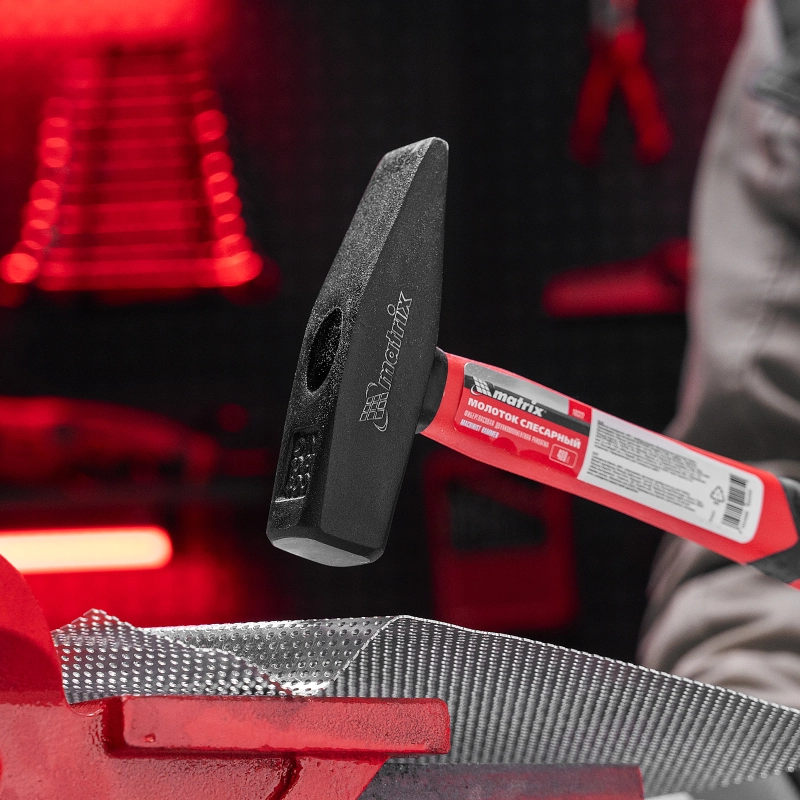 Молоток слесарный, 400 г, фибергласовая обрезиненная рукоятка Matrix (10322)