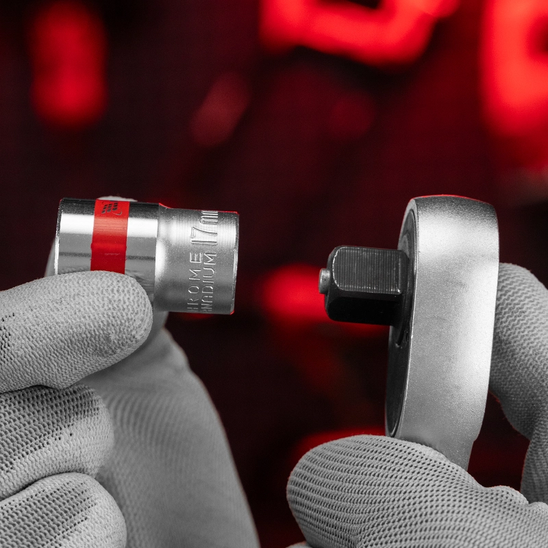 Головка торцевая, 17 мм, шестигранная, CrV, под квадрат 1/2, хромированная Matrix (13117)