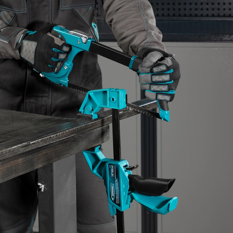 Струбцина реечная, быстрозажимная, пистолетного типа, пошаговый механизм, пластиковый корпус, 450мм Gross (20704)