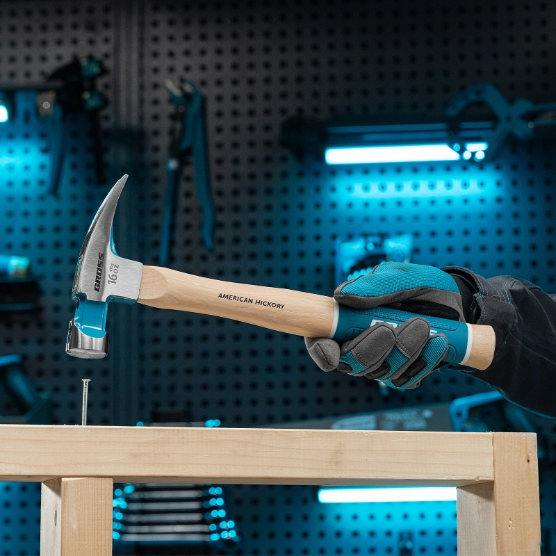 Молоток-гвоздодер, 450 г, угол 75, магнит, обрезиненная рукоятка American hickory GROSS (10418)