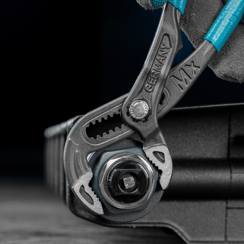 Клещи переставные, кнопочный механизм, обливные рукоятки, 180 мм Gross (15711)