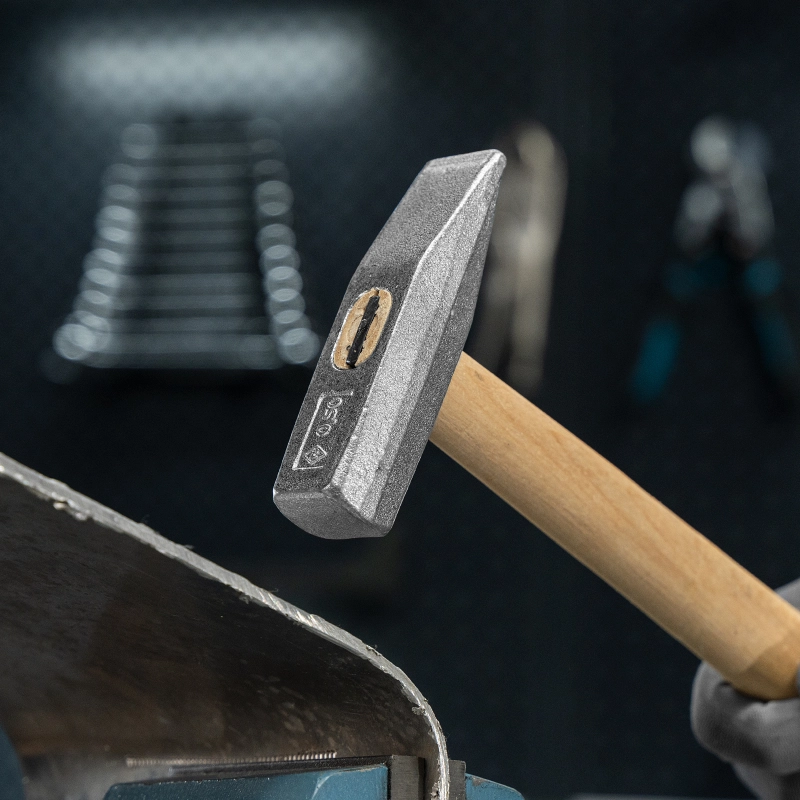 Молоток слесарный, 500 г, квадратный боек, деревянная рукоятка (10270)