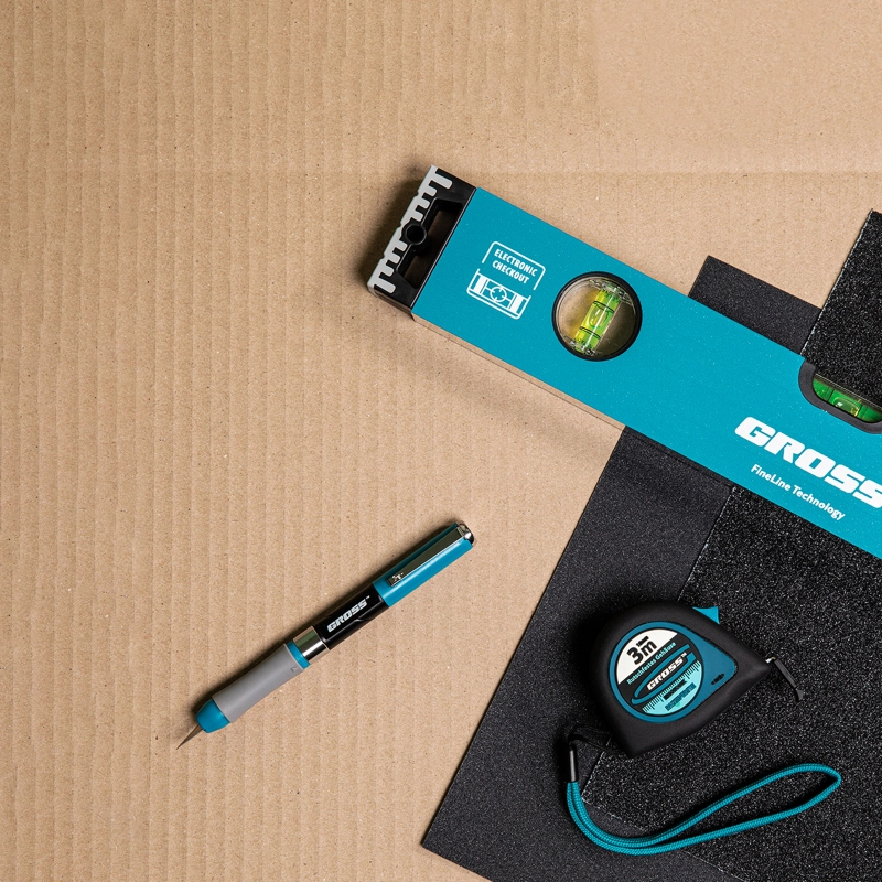 Нож для дизайна, выдвижное перовое лезвие, двухкомпонентная рукоятка, металлическая клипса для фиксации, 150 мм, 2 запасных лезвия Gross (78885)