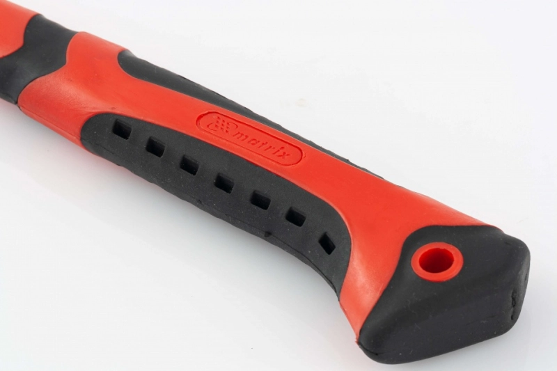 Молоток-гвоздодер, 700 г, боек 34 мм, фибергласовая обрезиненная рукоятка Matrix (10453)