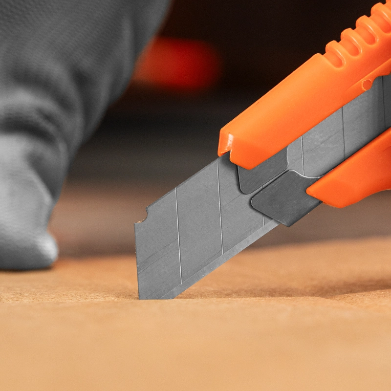 Нож, 18 мм, выдвижное лезвие, металлическая направляющая Sparta (78973)