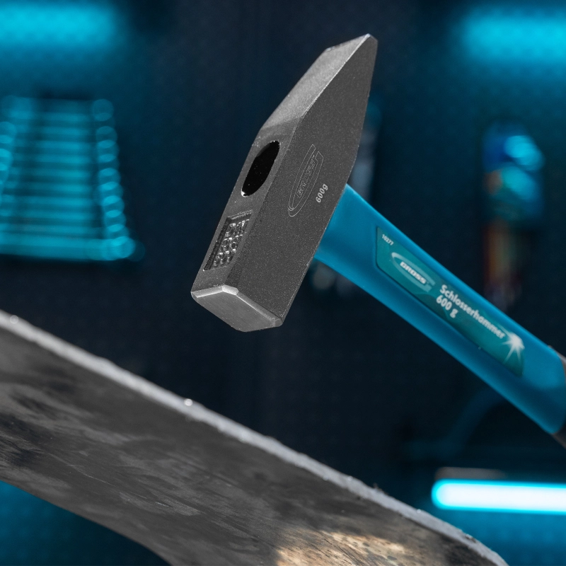 Молоток слесарный, 600 г, квадратный боек, фибергласовая обрезиненная рукоятка Gross (10277)