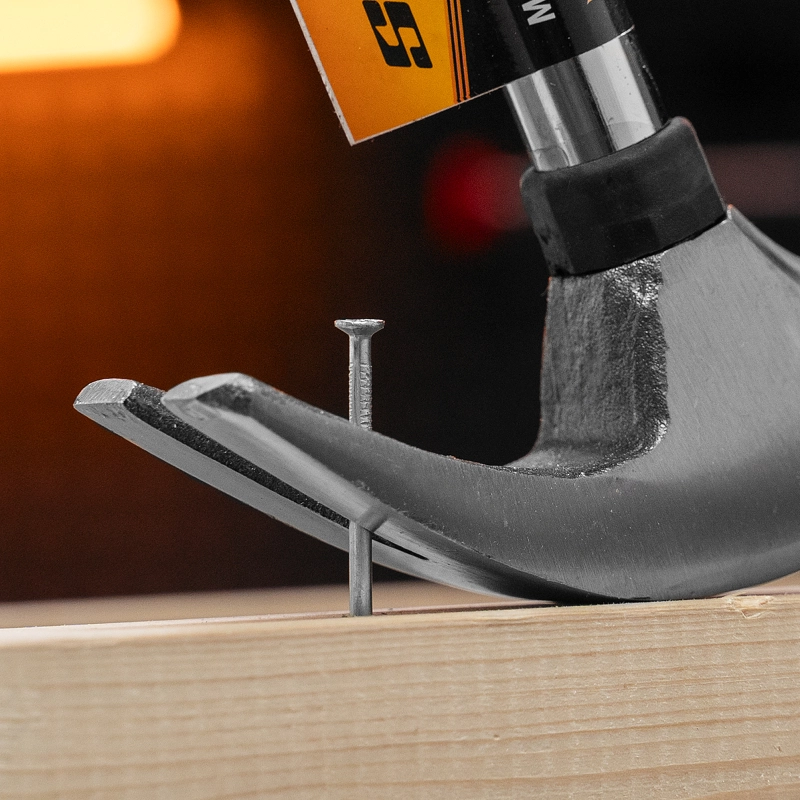 Молоток-гвоздодер, 450 г, боек 27 мм, металлическая трубчатая обрезиненная рукоятка Sparta (104405)