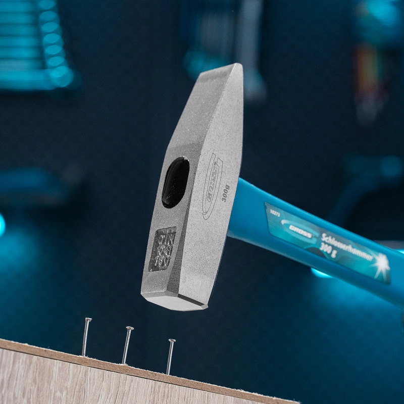 Молоток слесарный, 300 г, квадратный боек, фибергласовая обрезиненная рукоятка Gross (10273)