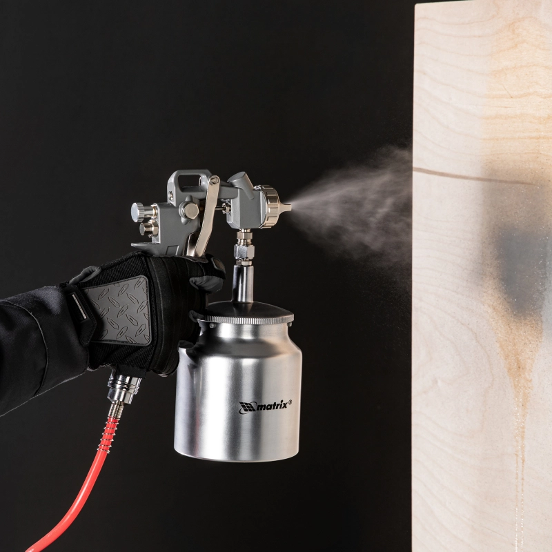 Краскораспылитель пневматический с нижним бачком V 0.75 л, сопло D 1.2, 1.5 и 1.8 мм Matrix (57317)