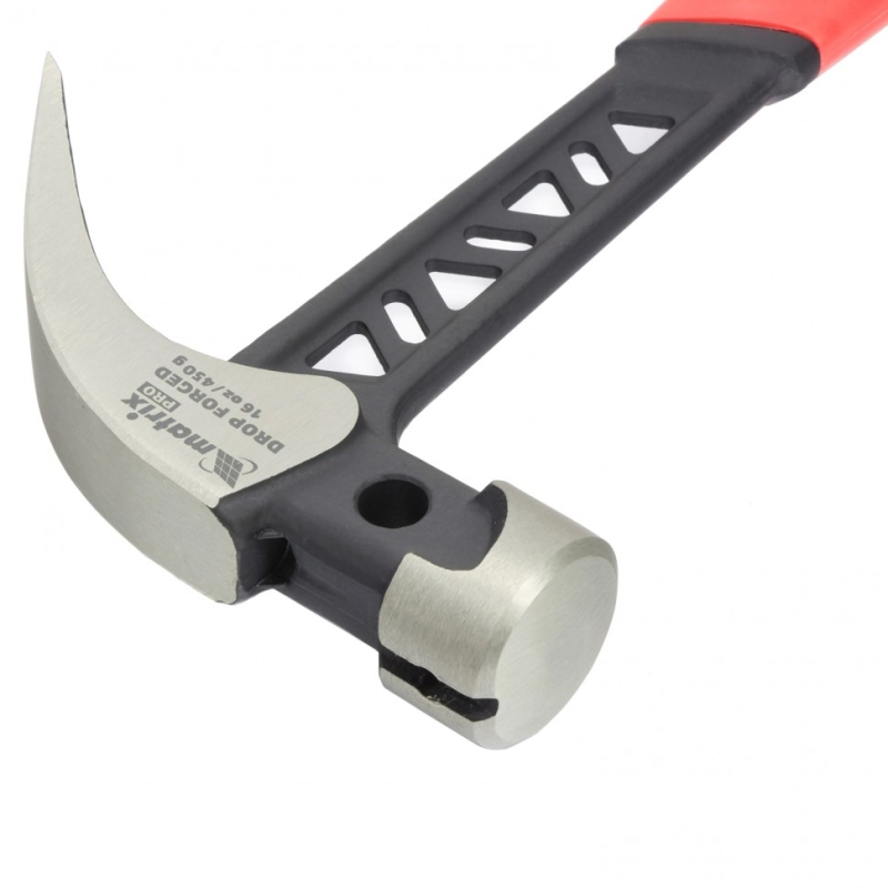 Молоток-гвоздодер, 450 г, цельнокованый, боек с магнитом, двухкомпонентная обрезиненная рукоятка Matrix Pro (10465)