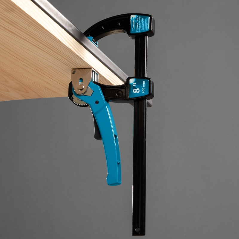 Струбцина реечная быстрозажимная 8, металлический корпус, рычажный храповой механизм, 200 мм Gross (20719)