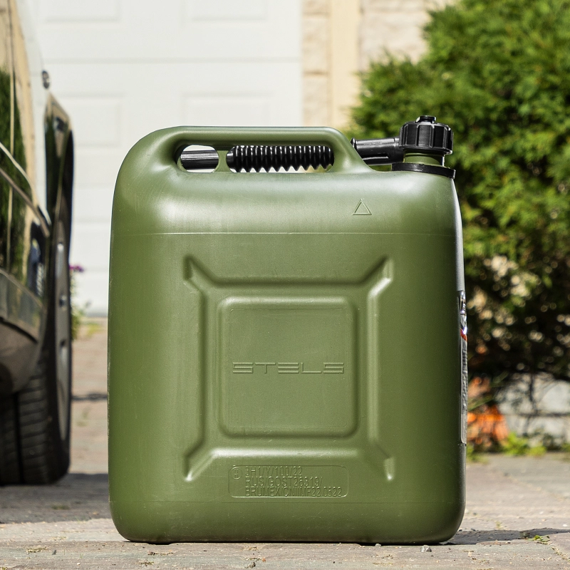 Канистра для ГСМ вертикальная 20 л, пластиковая, усиленная Stels (53127)