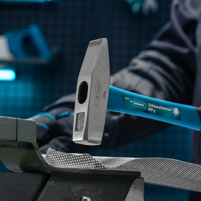 Молоток слесарный, 300 г, квадратный боек, фибергласовая обрезиненная рукоятка Gross (10273)