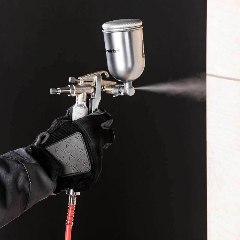 Краскораспылитель пневматический для финишных работ с верхним бачком V 0,1 л, сопло D 0.5 мм Matrix (57318)