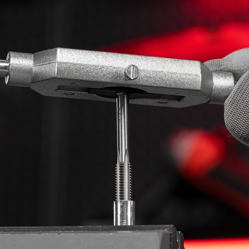 Набор метчиков и плашек М3-М12, 31 предмет Matrix (77337)